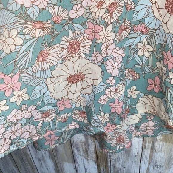 Jodifl Vintage Floral Raw Hem Oversized Blouse - Picture 3 of 5